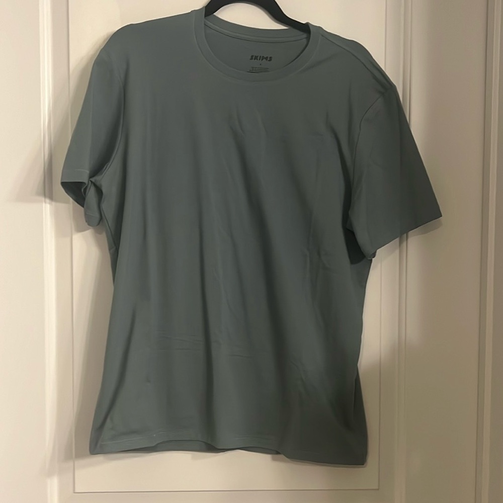 NEW Men’s Skims T-Shirt